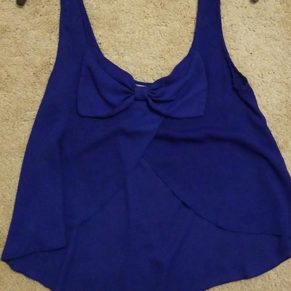 Blue Shirt - Picture 2 of 3